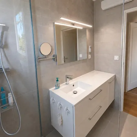 Bien Place, 2 Chambres, 5 Personnes, Parking Prive شقة