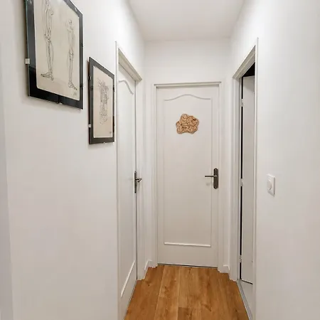 Bien Placé, 2 Chambres, 5 Personnes, Parking Privé *